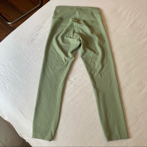 lululemon | Wunder Train Tight - Picture 3 of 6